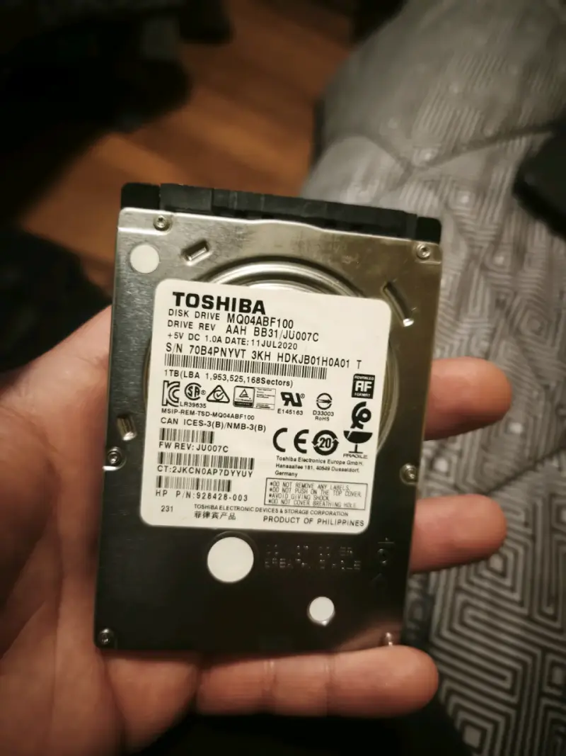 Disco Duro Toshiba 1TB MQ04ABF100 - 3