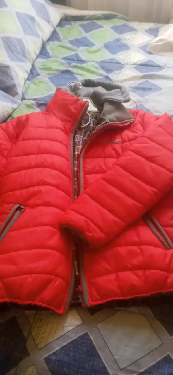 Chaqueta Columbia roja acolchada para hombre