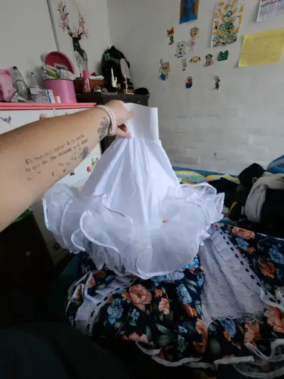 Vestido de niña con estampado floral y encaje - miniatura 2
