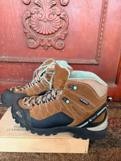 Botas de montaña impermeables marrones para trekking - miniatura 2