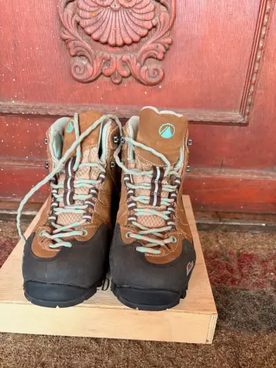 Botas de montaña impermeables marrones para trekking - miniatura 5