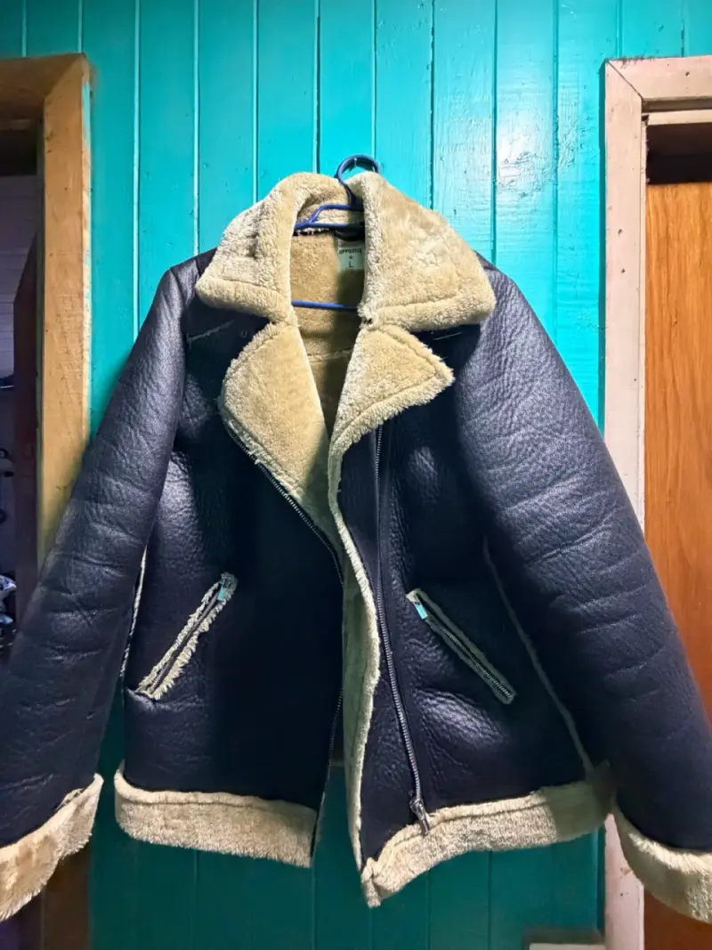 Chaqueta de cuero sintético con forro de lana