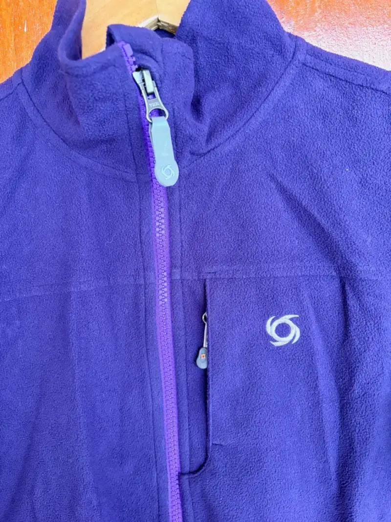 Chaqueta polar morada para mujer - 3