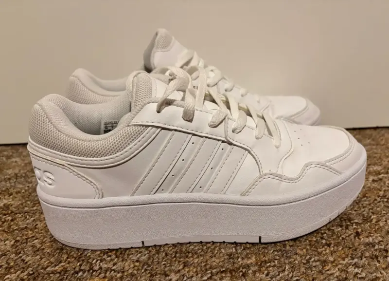 Zapatillas blancas Adidas con plataforma