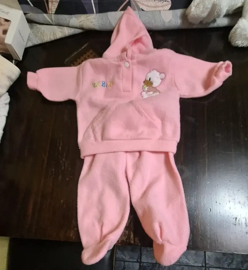 Conjunto de ropa para bebé rosado con capucha - 1