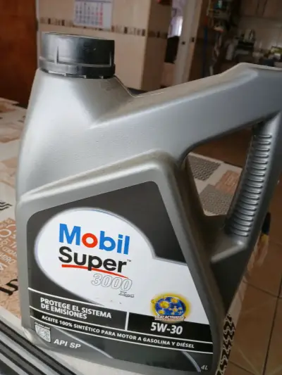 Aceite sintético Mobil Super 3000 5W-30 4L - miniatura 1