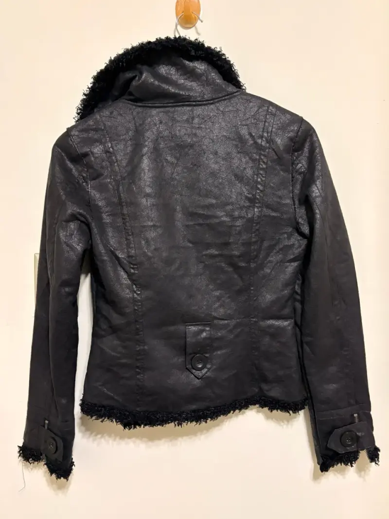 Chaqueta de cuero sintético negra con forro de peluche - 2