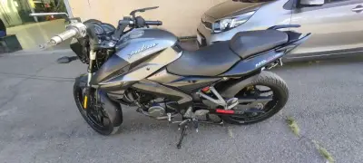 Moto Bajaj Pulsar NS160 2019 en excelente estado - miniatura 3