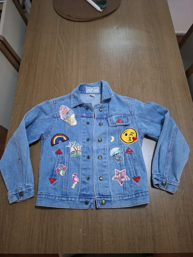 Chaqueta de mezclilla con parches para niños - 1