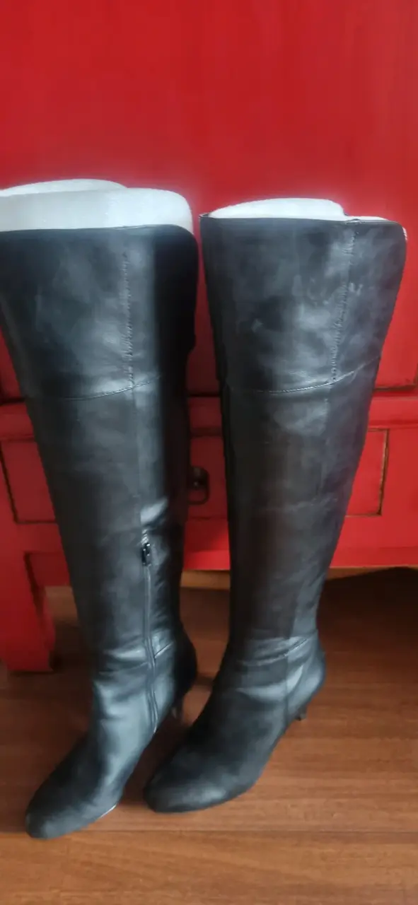 Botas negras de cuero hasta la rodilla - 2