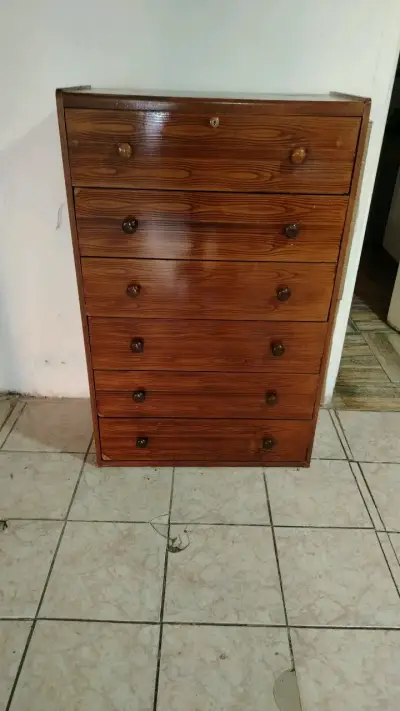 Cómoda de Madera con Seis Cajones - miniatura 1