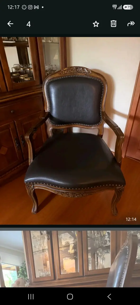 Silla de madera clásica con tapiz de cuero negro - 1