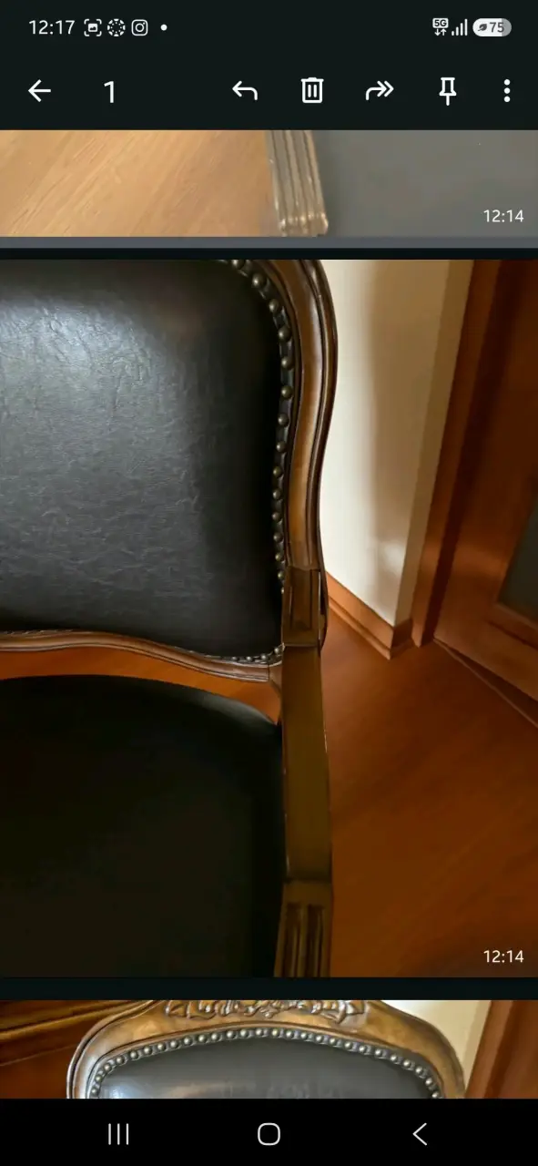 Silla de madera clásica con tapiz de cuero negro - 5