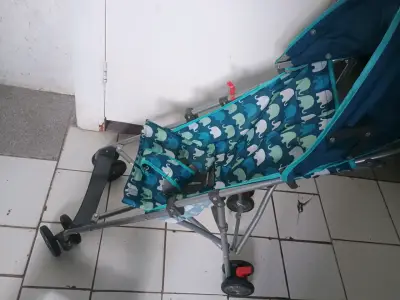 Coche de paseo plegable con diseño de elefantes - miniatura 4