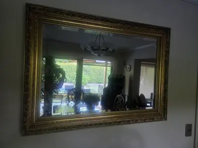 Espejo grande con marco dorado decorativo - miniatura 2