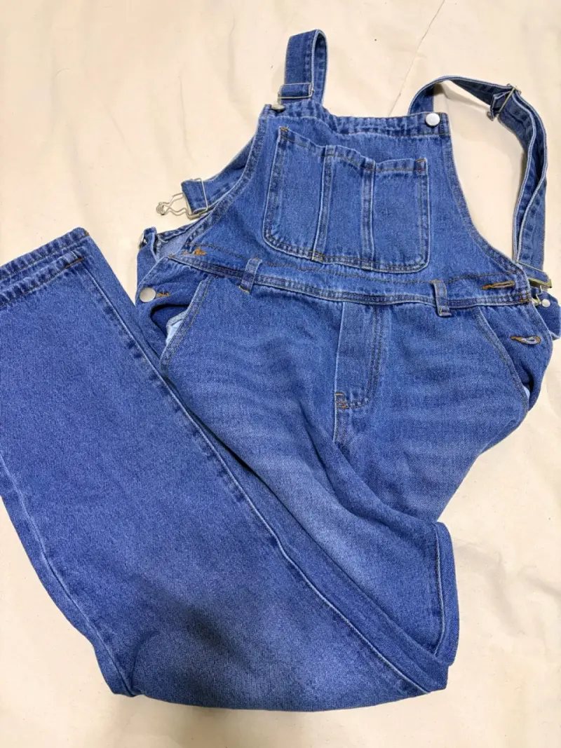 Overol de mezclilla azul para mujer