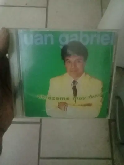 CD de música de Juan Gabriel - Abrázame Muy Fuerte - miniatura 1