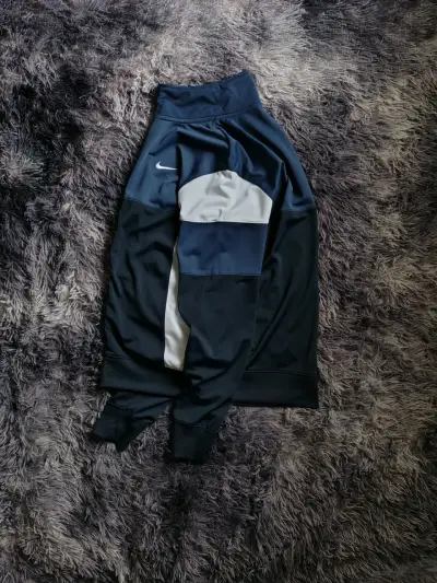 Chaqueta deportiva Nike azul y blanca - miniatura 2