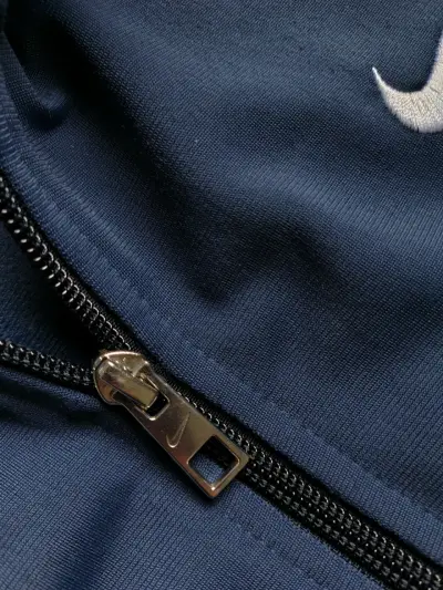 Chaqueta deportiva Nike azul y blanca - miniatura 6