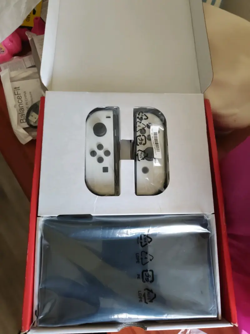 Consola Nintendo Switch OLED con Joy-Con Blancos - 2