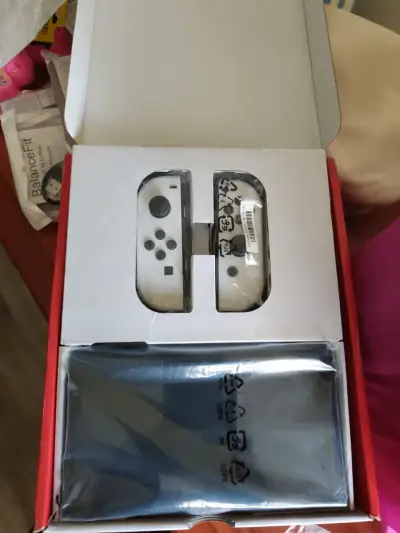 Consola Nintendo Switch OLED con Joy-Con Blancos - miniatura 2