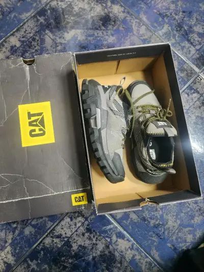 Zapatillas outdoor Caterpillar grises unisex - miniatura 1