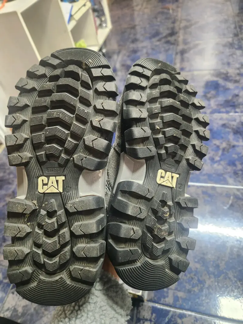 Zapatillas outdoor Caterpillar grises unisex - 4