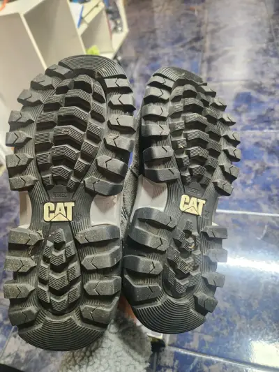 Zapatillas outdoor Caterpillar grises unisex - miniatura 4