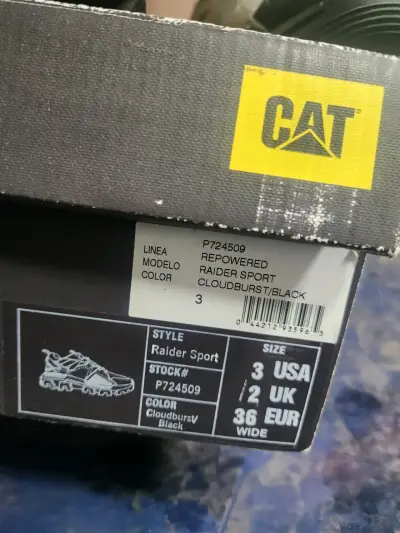 Zapatillas outdoor Caterpillar grises unisex - miniatura 5