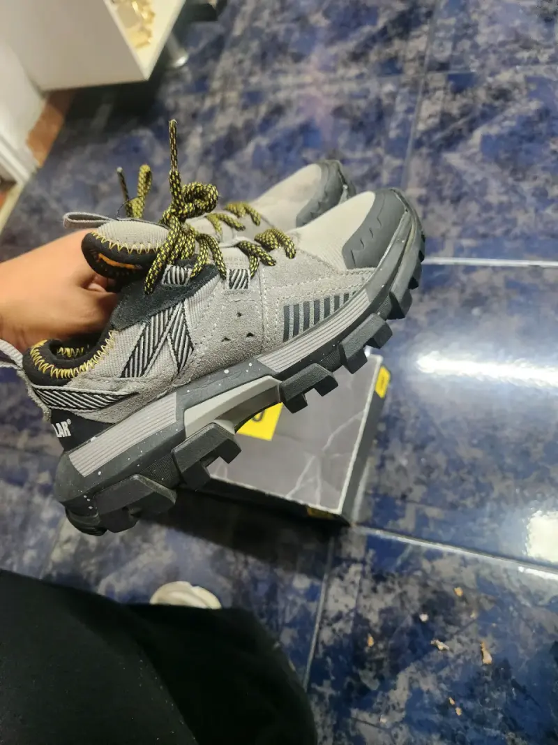 Zapatillas outdoor Caterpillar grises unisex - 6