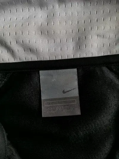 Poleron deportiva negra con detalles blancos Nike - miniatura 5