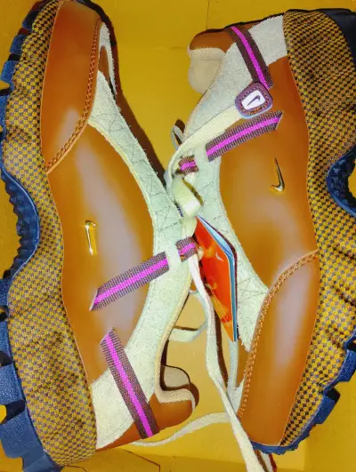 Zapatillas deportivas marrones Nike con detalles en gamuza - miniatura 2