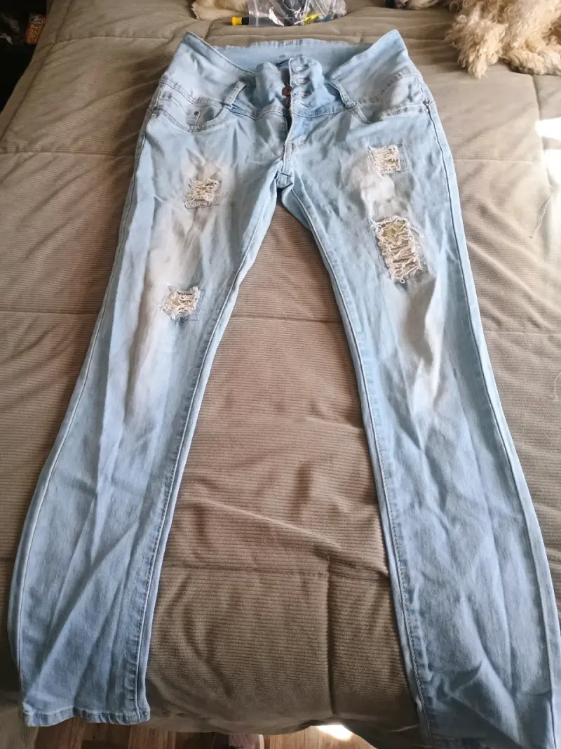 Jeans celestes desgastados para mujer - 3