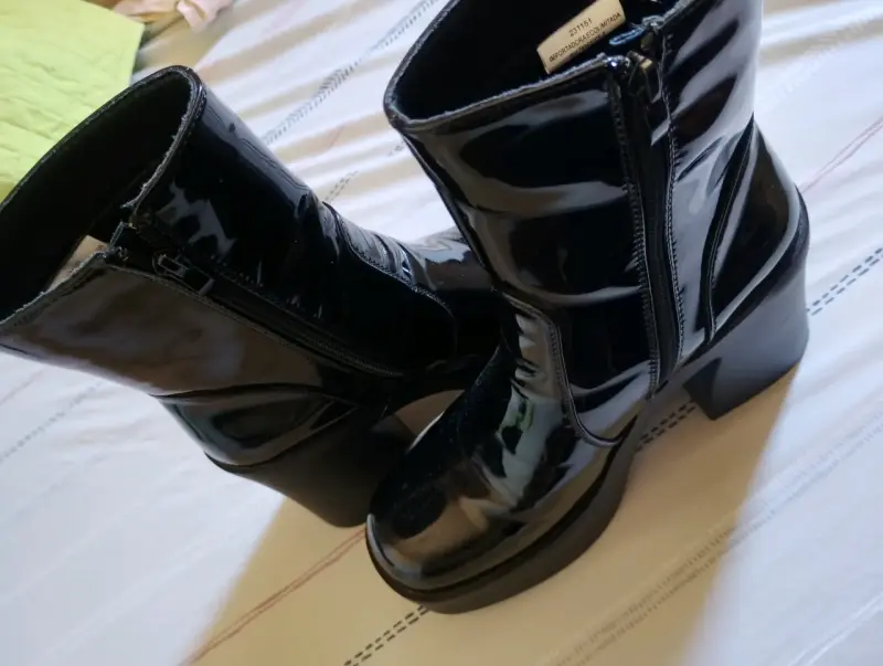 Botas de charol negras con tacón alto - 4