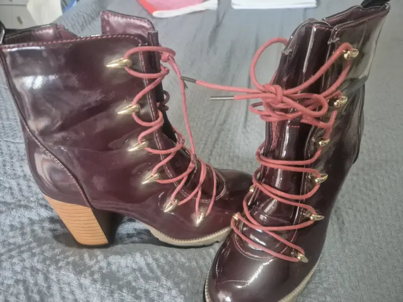 Botines de cuero burdeos con tacón alto - 2