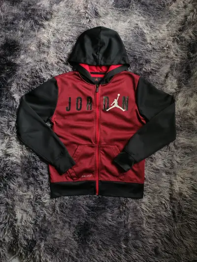 Polerón con capucha Jordan rojo y negro para niños - miniatura 6