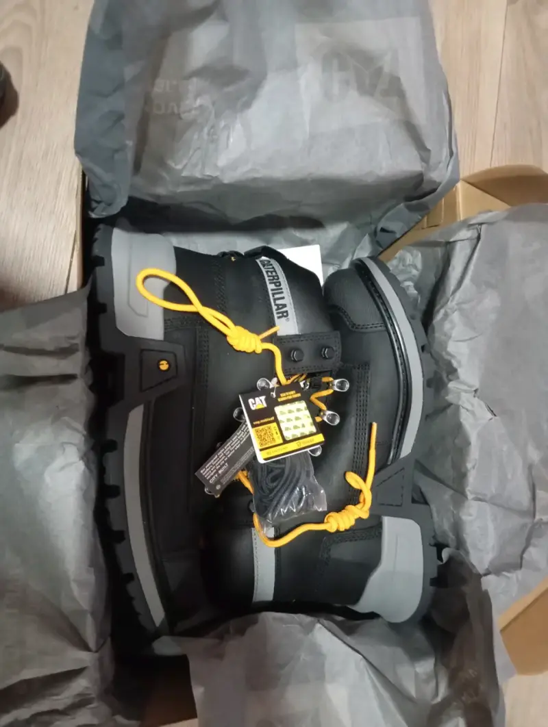 Botas cat waterproof 80 %cuero impermeable. - 1