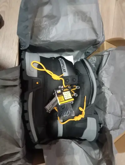 Botas cat waterproof 80 %cuero impermeable. - miniatura 1