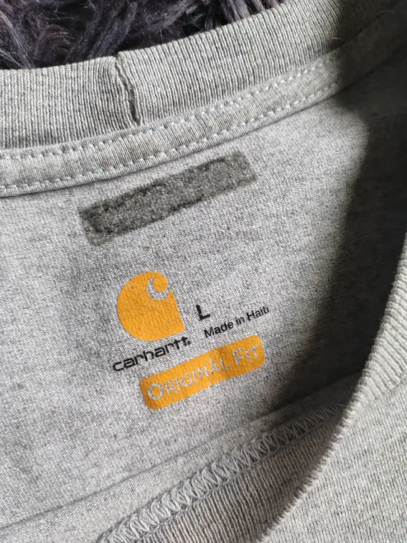 Polera gris Carhartt con bolsillo delantero - 4