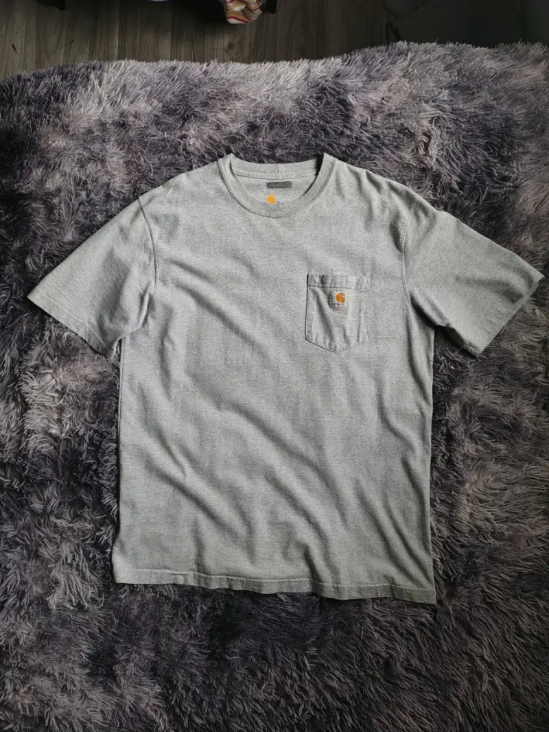 Polera gris Carhartt con bolsillo delantero - 5