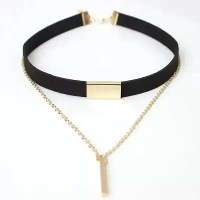 Collar choker negro con cadena dorada - miniatura 1