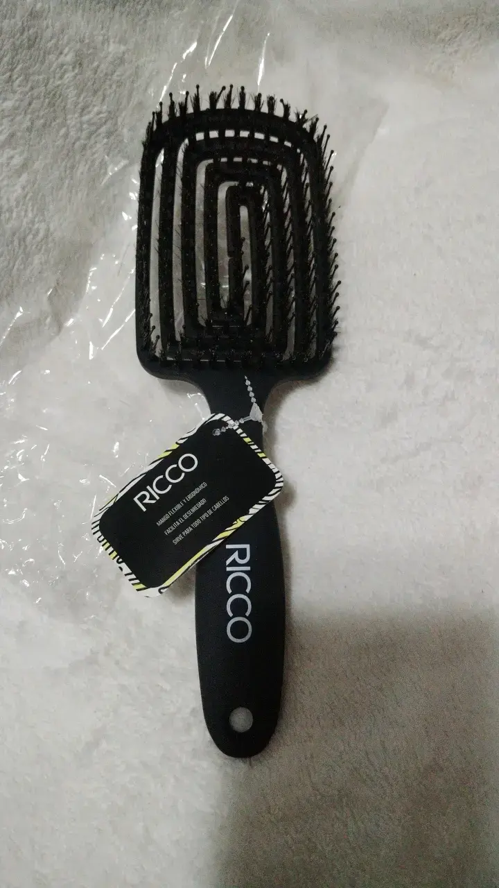 Cepillo para cabello Ricco negro ergonómico - 1