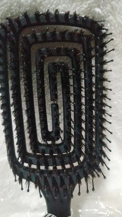 Cepillo para cabello Ricco negro ergonómico - miniatura 4