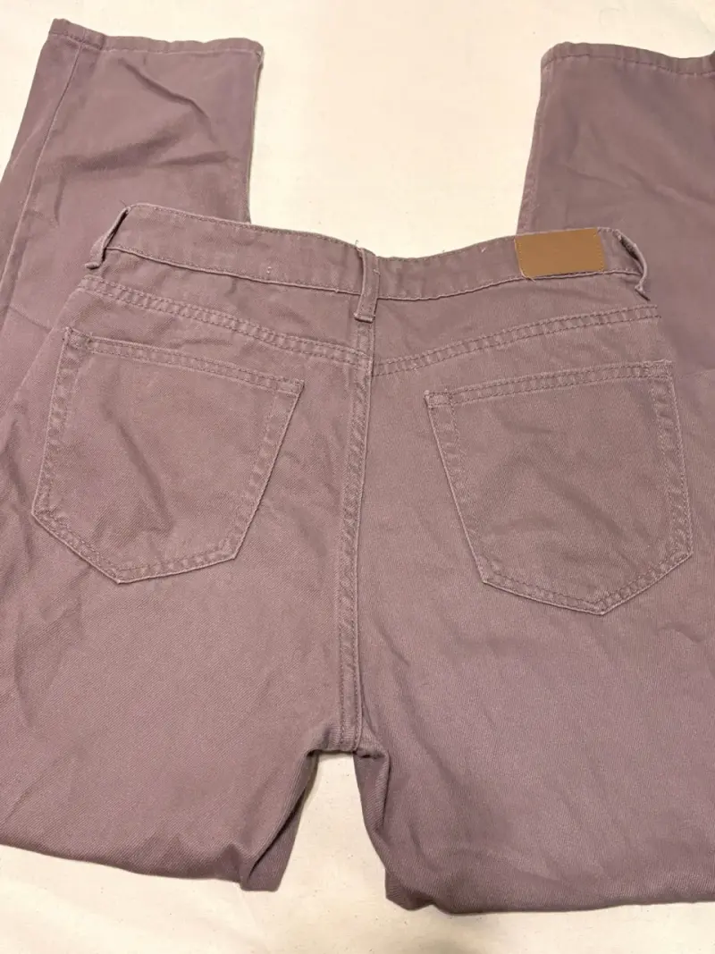 Jeans Mom Fit Sybilla con Detalles de Tachas - 4
