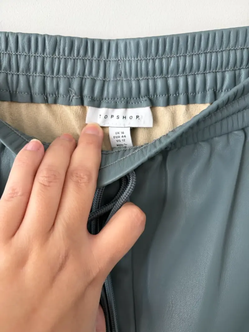 Pantalon cuero sintético gris Topshop - 2