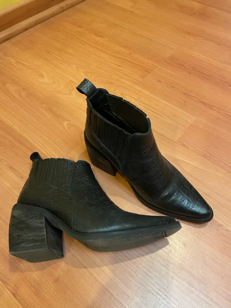 Botines de cuero negro con tacón grueso - 5
