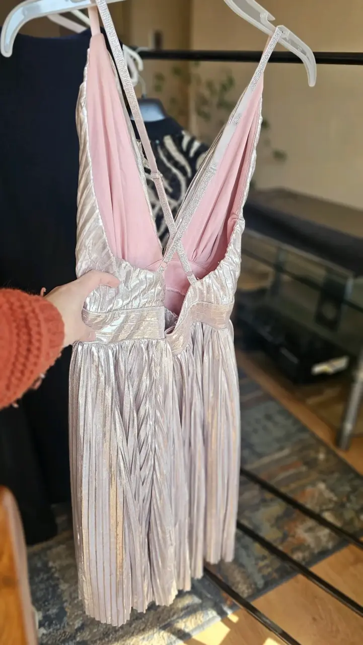 Vestido de fiesta plisado rosa metálico - 2