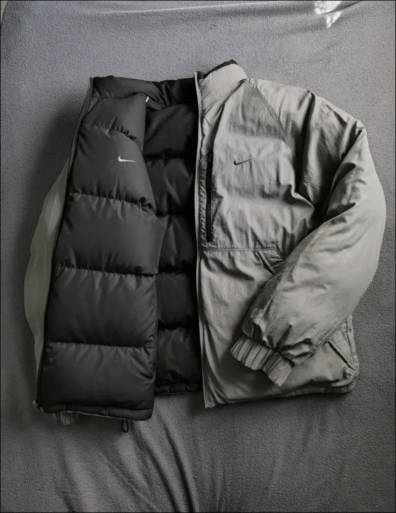 Chaqueta reversible Nike acolchada negra y gris - 3