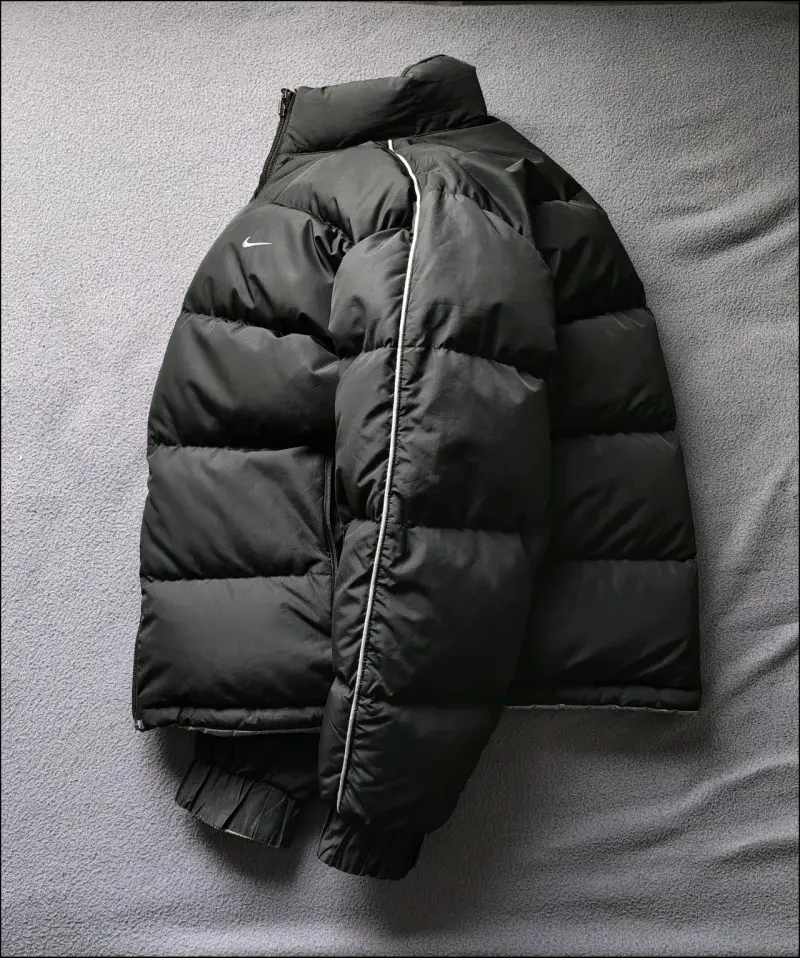 Chaqueta reversible Nike acolchada negra y gris - 4