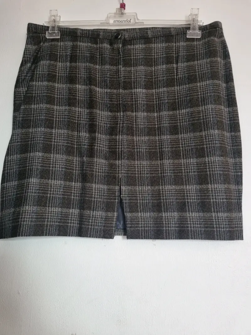 Conjunto de blazer y falda a cuadros Johnsons - 4